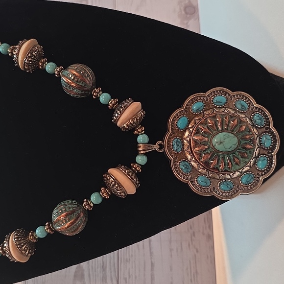 Turquoise and Silver Pendant Necklace - Picture 2 of 8